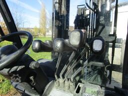 Toyota 8FDF20 - Triplex-Freihub 4,70m + Seitenschieber