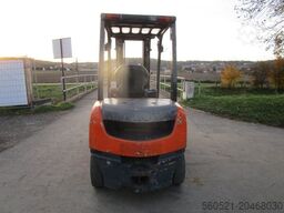 Toyota 02-8FDF25 - Triplex-Freihub 4,70m + Seitenschieber