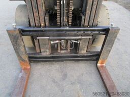 Toyota 02-8FDF25 - Triplex-Freihub 4,70m + Seitenschieber