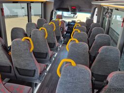 MERCEDES-BENZ 30 Sitzer Schul- Transferbus 519 Lagerfahrzeug