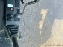 DOOSAN DX225 LC-3/ 1 Löffel/SW/Hydraulikleitung