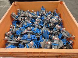 Stork portioning shackle (broiler)