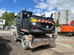 Hitachi ZX170W-6 with 3 buckets