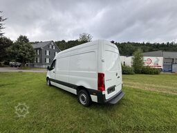 Mercedes-Benz Sprinter III 214 L2H2