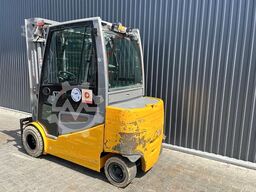 Jungheinrich EFGS30