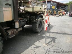 Mercedes-Benz Unimog U 1250 / U427/11 mit Kran