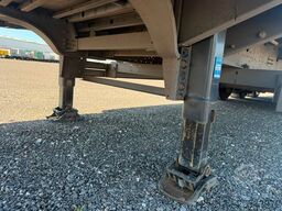 SCHMITZ CARGOBULL SCB*S3T MegaTrailer Curtainsider Edscha