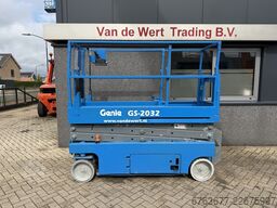 GENIE GS-2032 schaarlift schaar hoogwerker 2005uur 8mtr werkhoogte