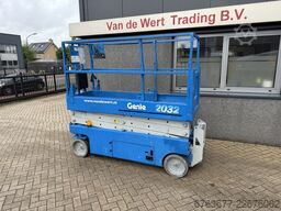 GENIE GS-2032 schaarlift schaar hoogwerker 2005uur 8mtr werkhoogte