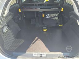 Opel OPEL CORSA E KM 2000