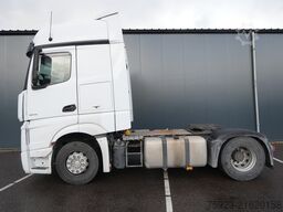 Mercedes-Benz Actros 1942 tractor unit with broken engine
