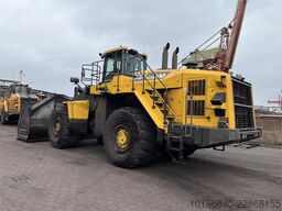 Komatsu WA600-8E0