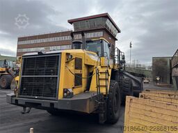 Komatsu WA600-8E0