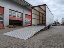 Wiese Gabelstaplertransporter mit Rampe
