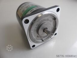 Oriental Motor 2RK6GN-AW Reversible Motor SN: OY9 08156 - ! -
