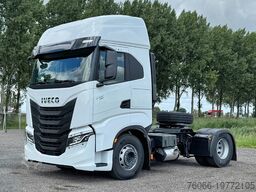 Iveco S-WAY AS440S43T/P ON Tractor Head (15 units)