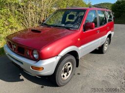 NISSAN Terrano 2,7 Diesel - 7 Sitzer & AHK