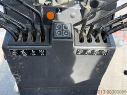 NEW HOLLAND F106.6A alrrad 6x6 Grader 12 Ton - 10.700 Std