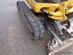 CATERPILLAR 301.7D SW + Schaufel