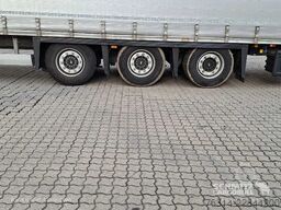Schmitz Cargobull Curtainsider Mega Getränke
