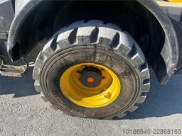 Komatsu WA100M-8E0