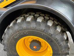 Komatsu WA100M-8E0