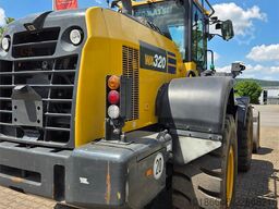 Komatsu WA320-8E0