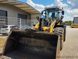 Komatsu WA320-8E0