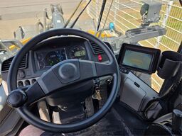 Komatsu WA320-8E0