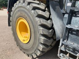 Komatsu WA470-8