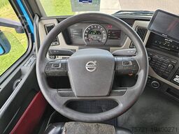 VOLVO FM 370 19.5T  DOORS LIFT AC