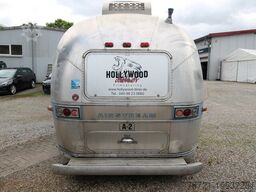 Airstream Land Yacht Sovereign Catering + Foodtrailer