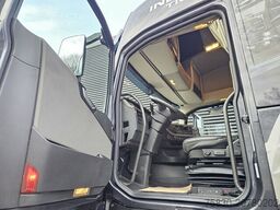 Volvo FH 540 / 8x4*4 / HIAB 548E-9 CRANE/KRAN / WINCH