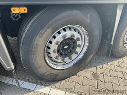 Schmitz Cargobull SCB S3B / Box / Loadlift / 2x Liftas / APK 03-27