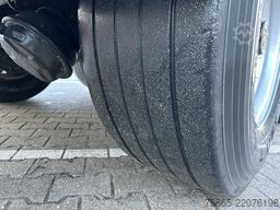 Kässbohrer Maxima XJ2 / Box / Laadklep 2500 kg / Liftas