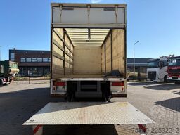 Scania P230 + 3 PEDALS  + 19t + LOADLIFT 1500 KG