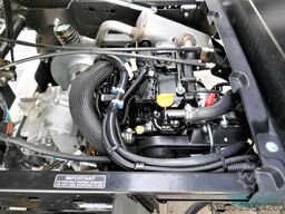 John Deere Gator HPX815E