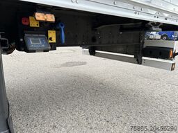 Schmitz Cargobull SCB S3B / Box Trailer / 2x Liftaxle / APK TUV 0...