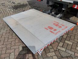Dhollandia ACHTERSLUITENDE LAADKLEP 500 KG. - 12 VOLT