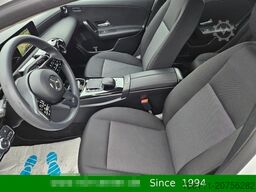 MERCEDES-BENZ A 200 Automatik Navigation Komfort-Fahrwerk