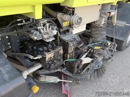 MAN L2007 46.010 4x2 Kehrmaschine / Swiss-Vehicle
