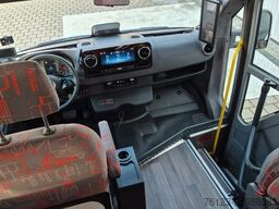 MERCEDES-BENZ 30 Sitzer Schul- Transferbus 519 Vorlauffahrzeug