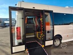 MERCEDES-BENZ Sprinter 517 Heckniederflur Vorlauffahrzeug