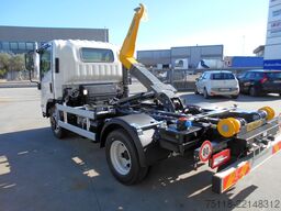 Isuzu M30 (7,5 ton) - SCARRABILE PALFINGER