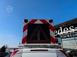 Mercedes-Benz Vito 111 CDI Tourer Begleitfahrzeug BF3+ / WVZ