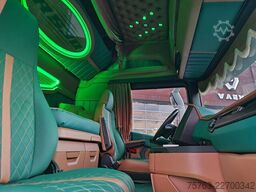 Scania R530 V8 NGS Highline 6x2 - Show truck - BUFFL i...