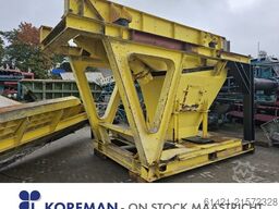  Hazemag Hopper with Vibrating Chute