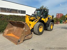 Komatsu WA270-8E0