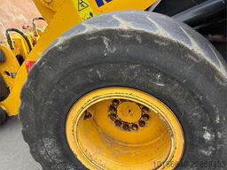 Komatsu WA270-8E0