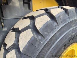 Komatsu WA470-8E0